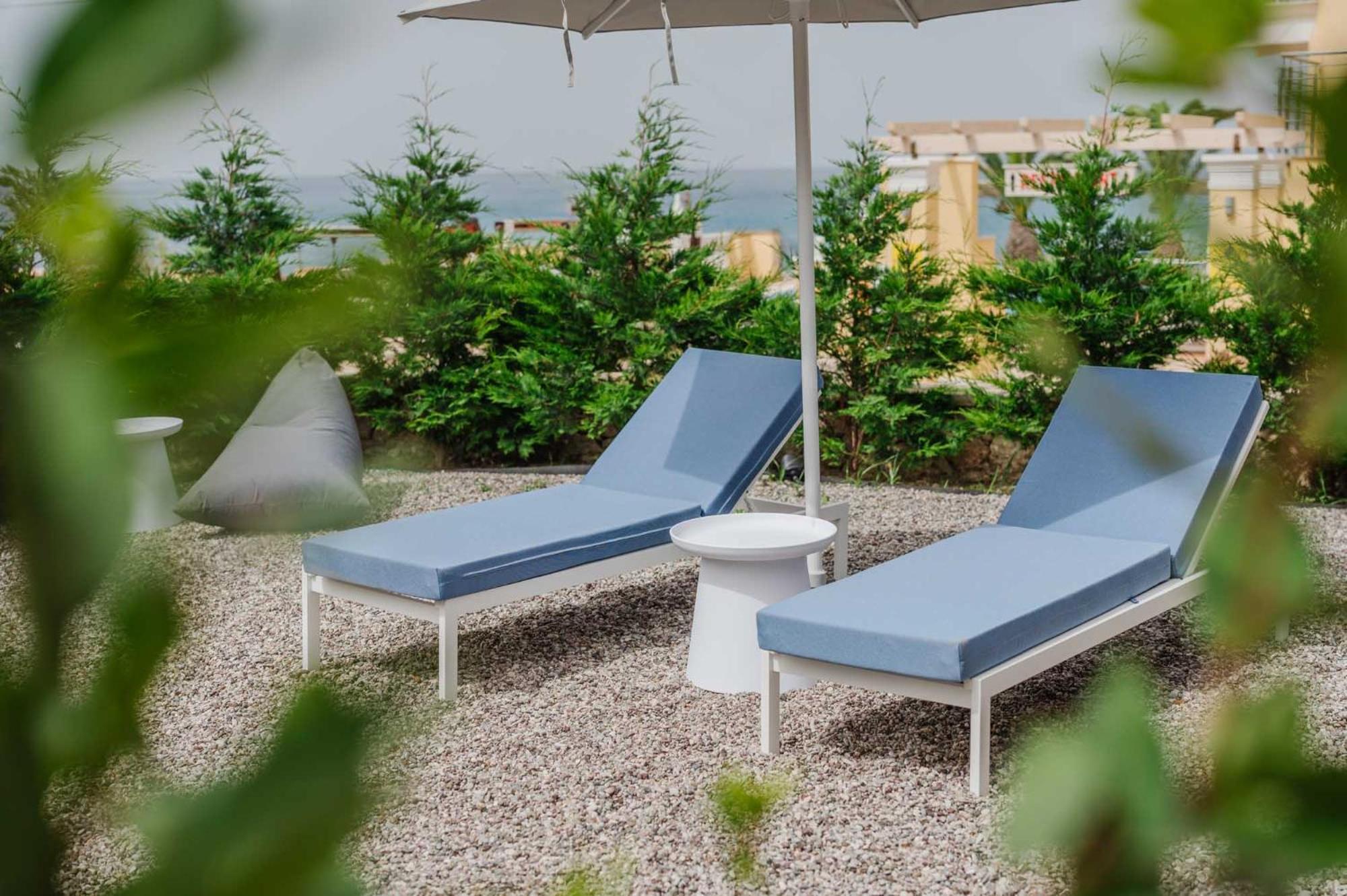 Sea Breeze Hotel & Apartments 阿齐欧斯·贡多斯 外观 照片